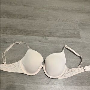 Victoria's Secret Light Cream Underwire Bra